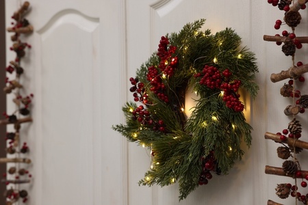How to make a Christmas wreath
