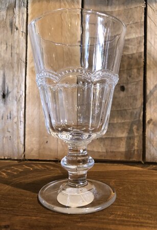 Antoinette Wine glass w. pearl edge