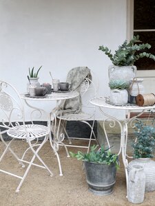 Bistro Set w. 2 chairs & 1 table