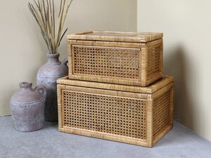 Boxes in French wicker w. glass Lrg