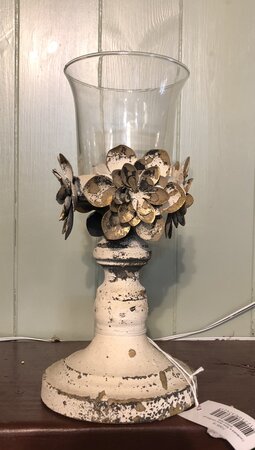 Candlestick w. flower decor