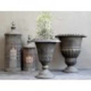 Centrepiece on foot Pot