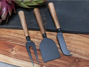 Cheeseknives w. wooden handle set of 3