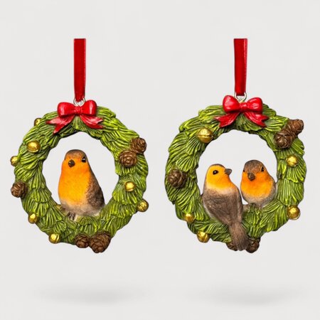Christmas robins on wreath tree trims 8.5cm