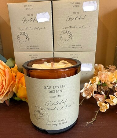 EAU SO GRATEFUL CANDLE WITH MONSTONE