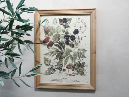 Picture w. berries motif & nature frame