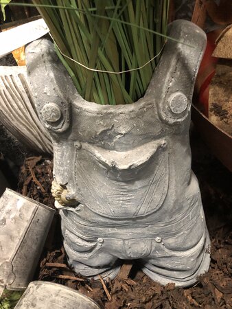 Planter polyresin