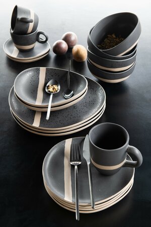 PLATE  CERAM BLACK/TAUPE S (21.6x21.6x2.2cm) - image 2