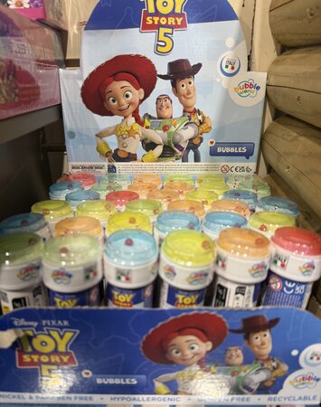 Soap bubbles with puzzle, Toy Story 5
