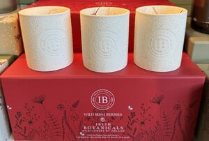 WILD IRISH BERRIES TRIO CERAMIC CANDLES.