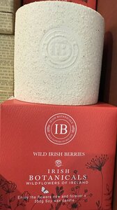 WILD IRISH BERRY CERAMIC CANDLE