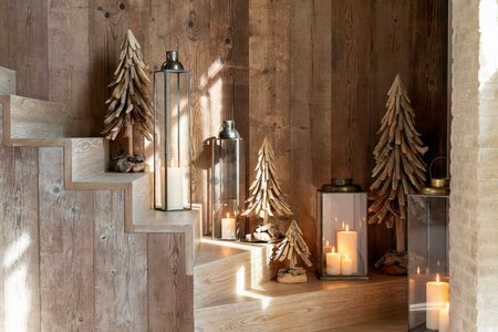 XMAS T ON BASE WOOD PIECES NAT (25x25x70cm)
